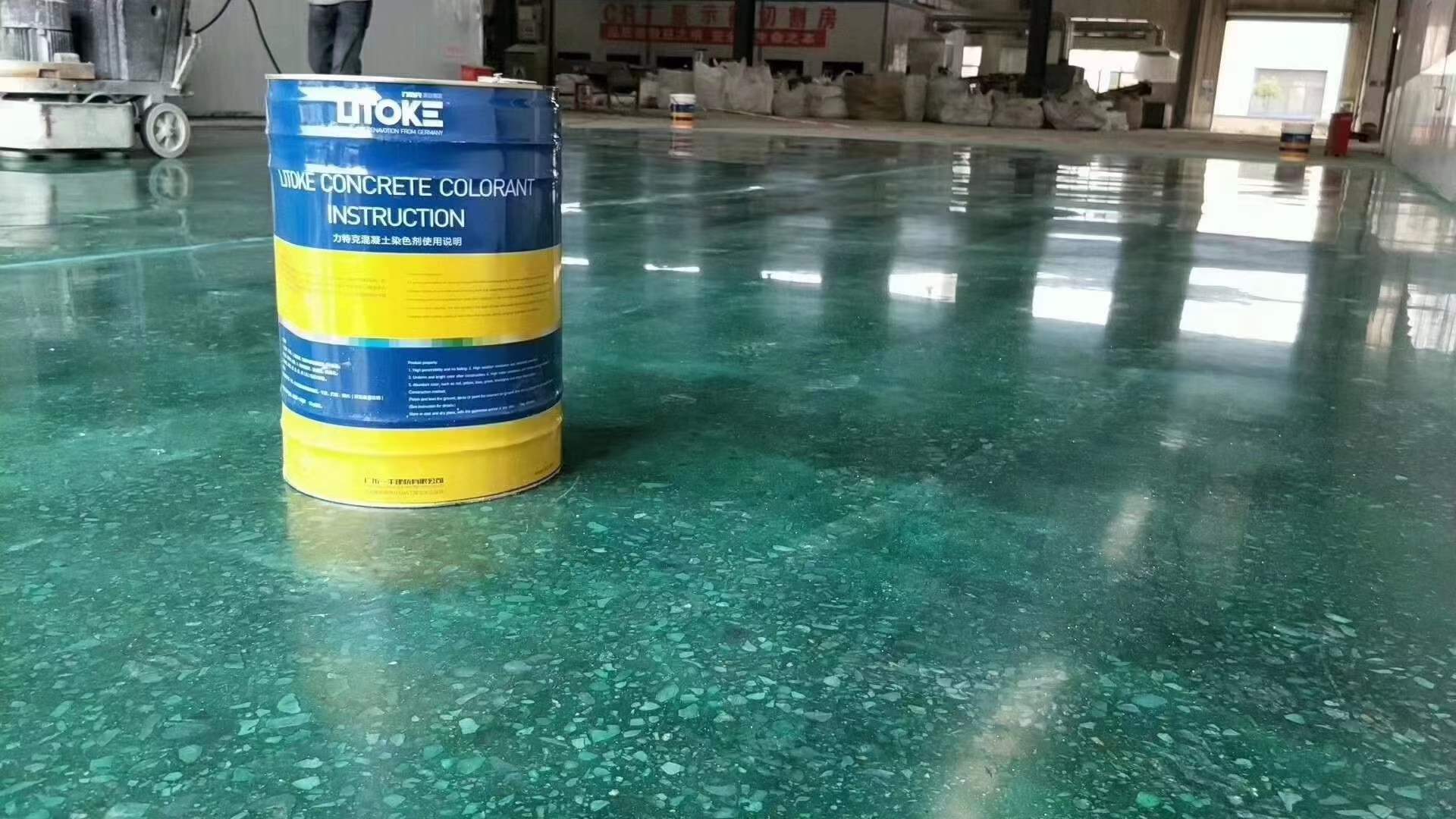 亮而不滑的地坪拋光液，濃縮滲透型地坪光亮劑！