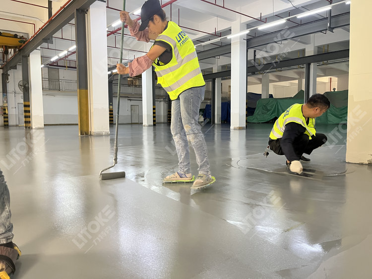 地面起砂起灰怎么辦？聚氨酯超耐磨地坪給你“一勞永逸”的答案！